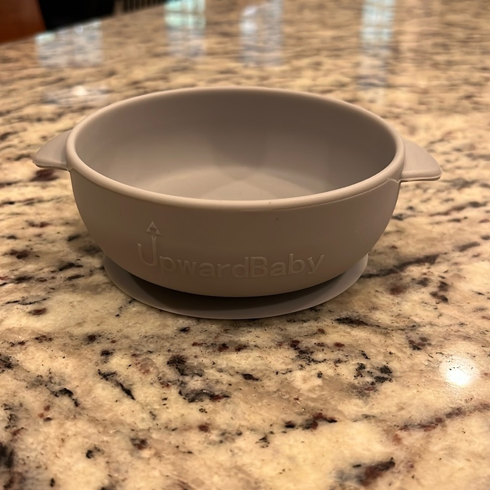 Upward baby silicone bowl
